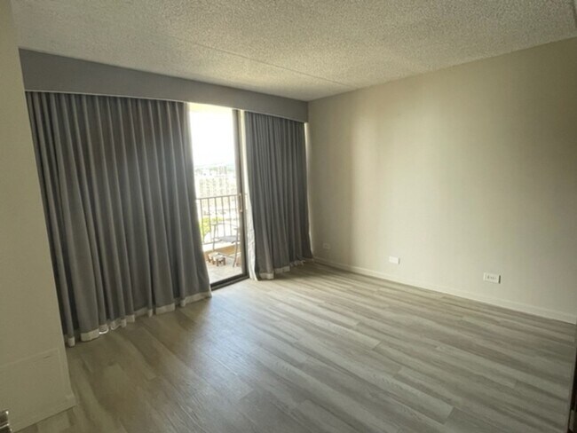 Building Photo - Available on 8/1/25, 600 sqft, 1 Bedroom, ...