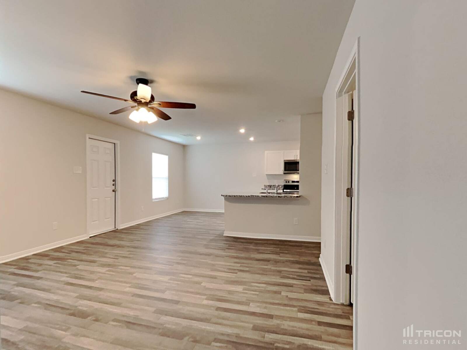 Building Photo - 10122 Cerritos dr