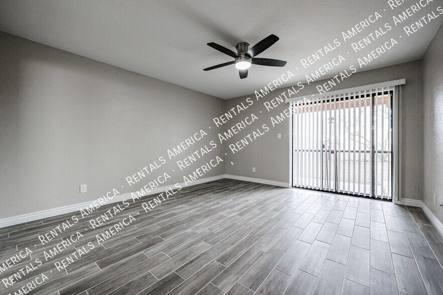 Building Photo - 16927 E Sabinas Dr
