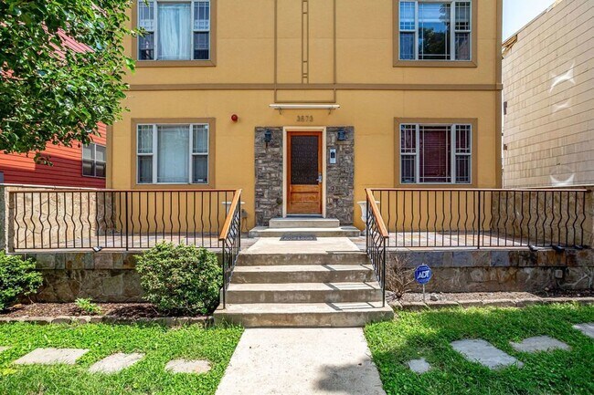 Building Photo - 3573 Warder St NW