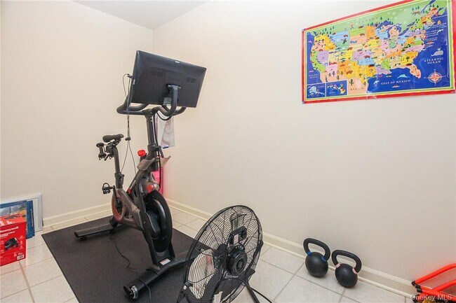 Building Photo - 213 Waterside Close