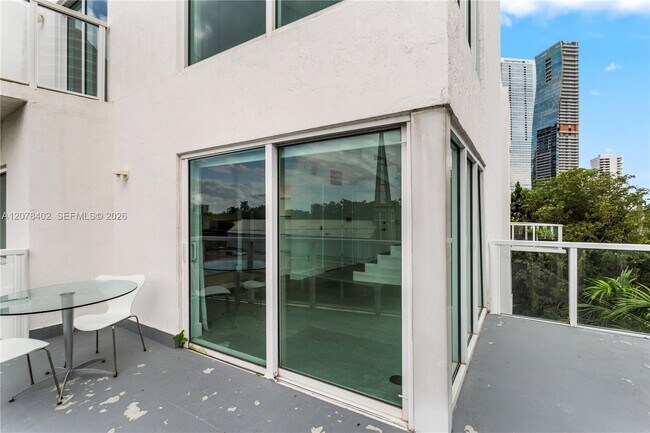 Building Photo - 1650 Brickell Ave