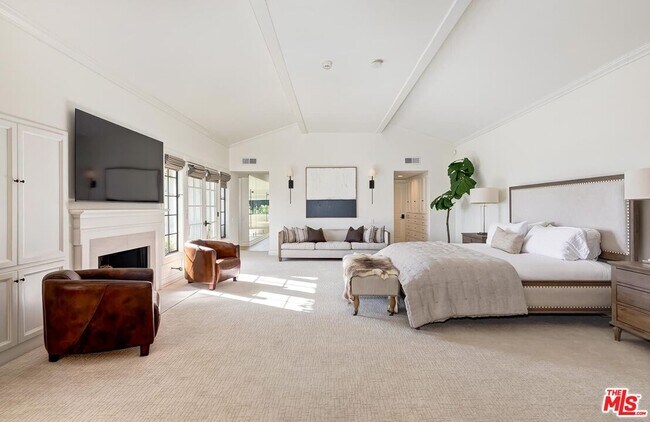 Building Photo - 1075 Wallace Ridge