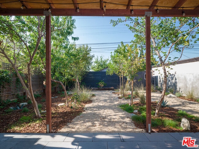 Building Photo - 2933 Acresite St