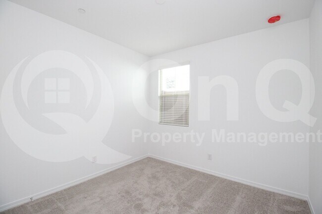 Building Photo - 32470 N 122nd Ln