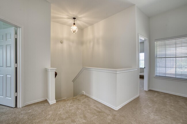 Building Photo - 9909 Delamere Dr