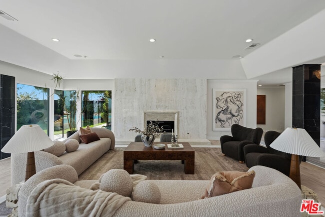 Building Photo - 8416 Skyline Dr