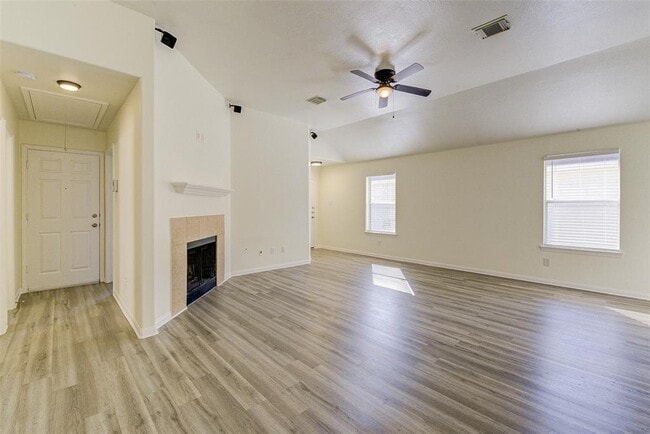 Building Photo - 25211 Clover Ranch Dr