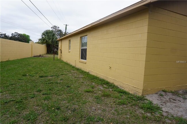 Building Photo - 7139 Edgewater Shores Ct