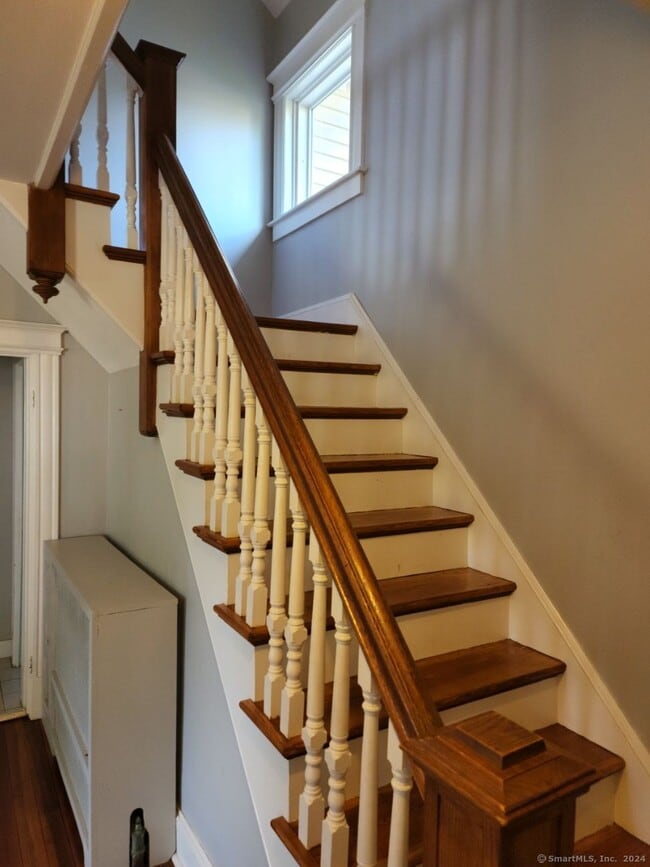 Building Photo - 221 Ridge Rd