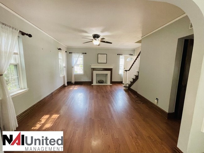 Building Photo - 3 bedroom, 2 bathroom close to Unity Point...