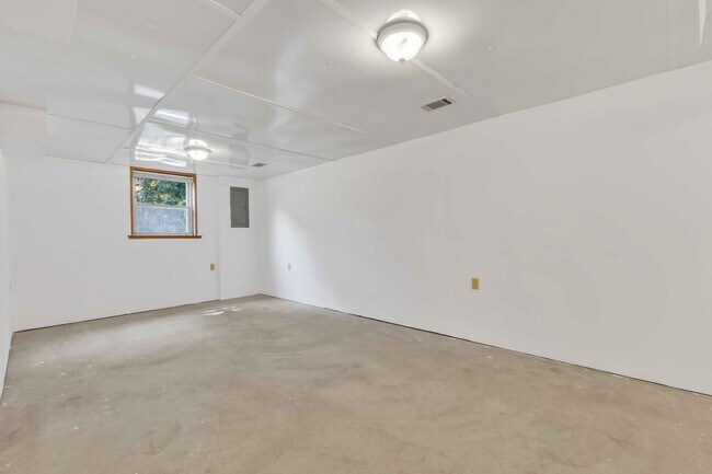 Building Photo - 509 Mathes Ct