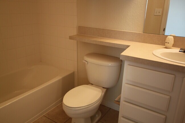 Building Photo - RIVERVIEW: Allegro Palms - Gated Community...