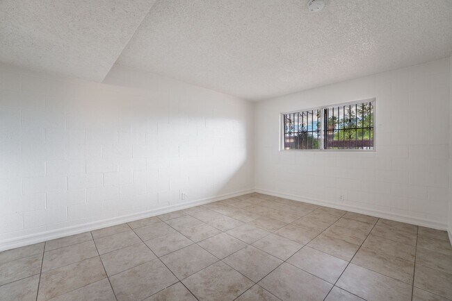Building Photo - 1 Bedroom Downstairs  Condo Unit Near the Strip! Move in Special $199 for the first month rent!