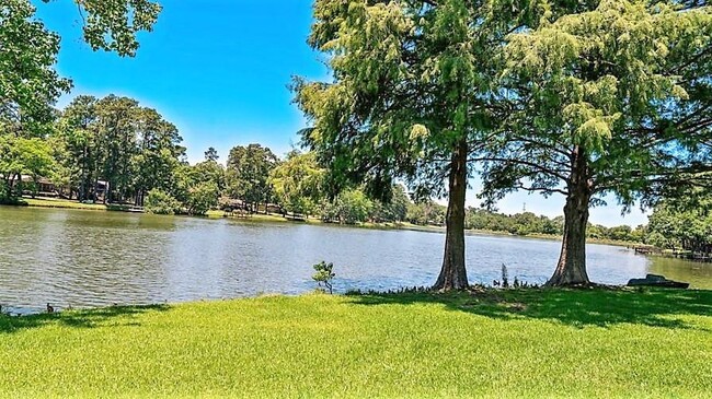 Building Photo - 1671 E Pine Lake Cir