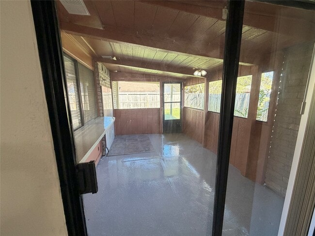 Building Photo - 16914 Clan MacGregor Dr