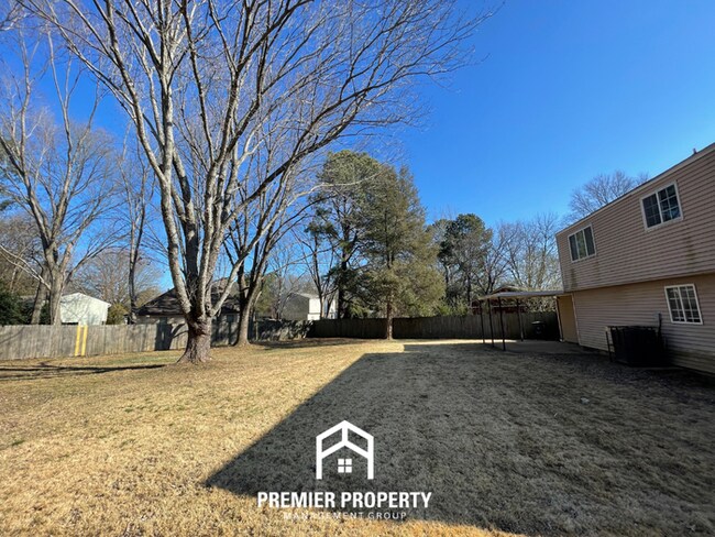 Building Photo - Spacious 4BR Home w/ Fireplace, Covered Patio & Fenced Yard