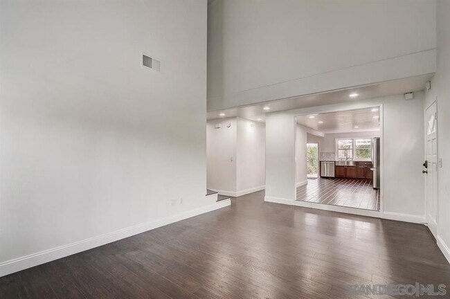 Building Photo - 10456 La Morada Dr