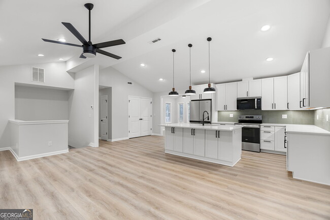 Building Photo - 335 Harris Rd