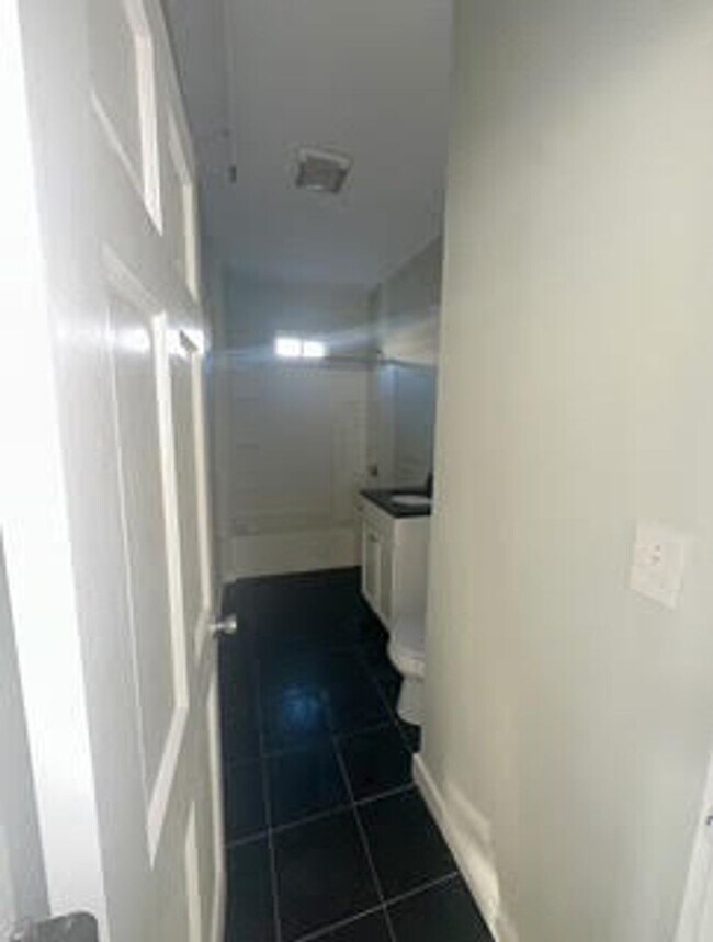 Building Photo - 51 Arlington St