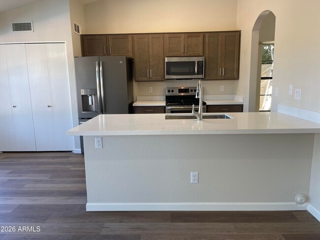 Building Photo - 4790 W Oraibi Dr