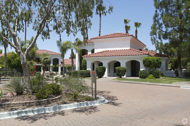 Building Photo - San Antigua In McCormick Ranch