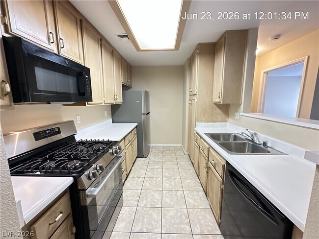 Building Photo - 4873 S Torrey Pines Dr