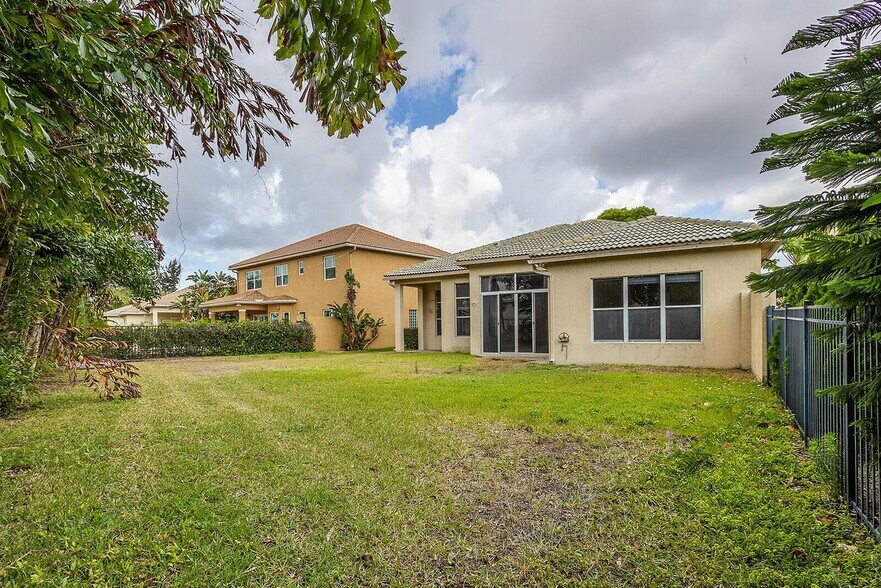 Building Photo - 6428 Garden Ct