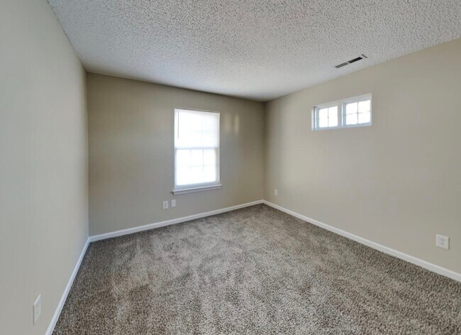 Building Photo - 4407 Staffordshire Ln