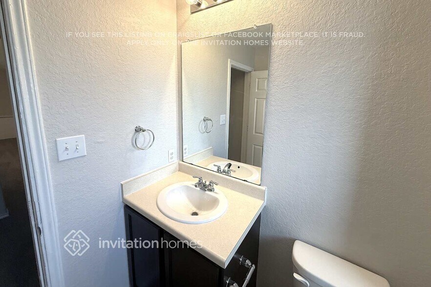 Building Photo - 15121 Cinnamon Teal