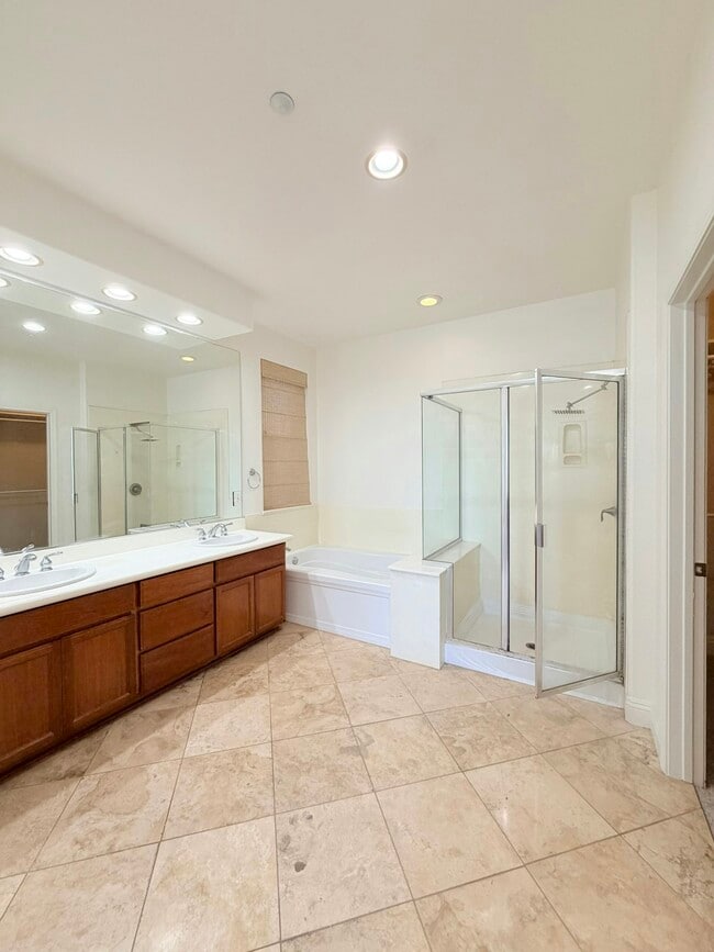 Building Photo - 1208 Landover Ct