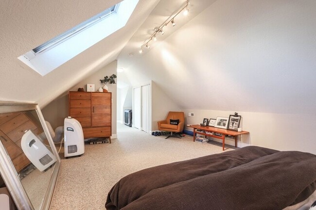 Building Photo - 2220 W 31st Ave