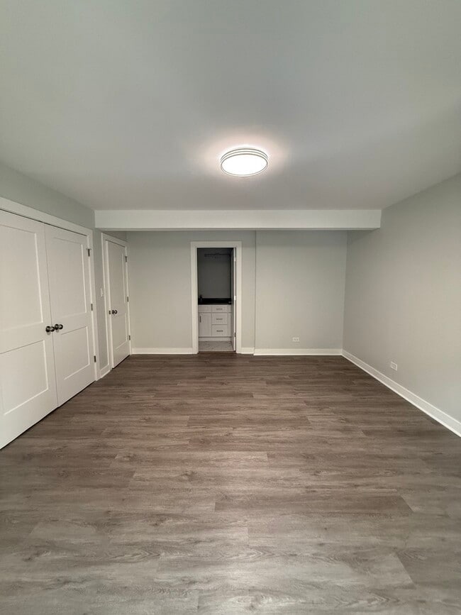 Building Photo - 1173 S Forums Ct