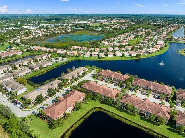 Building Photo - 2125 SW Cape Cod Dr