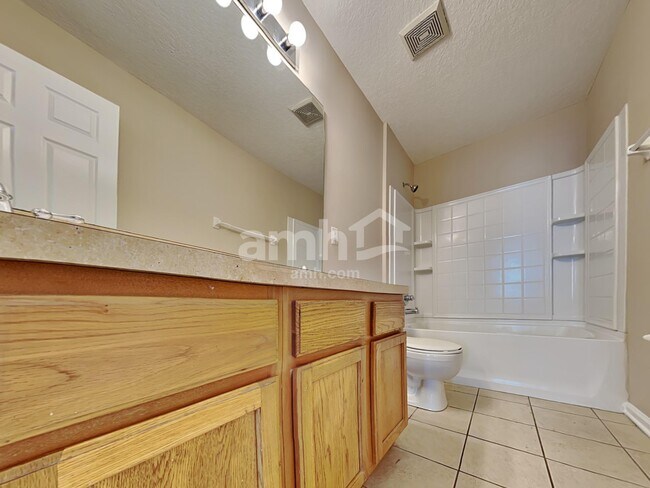 Building Photo - 3108 Silverado Cir