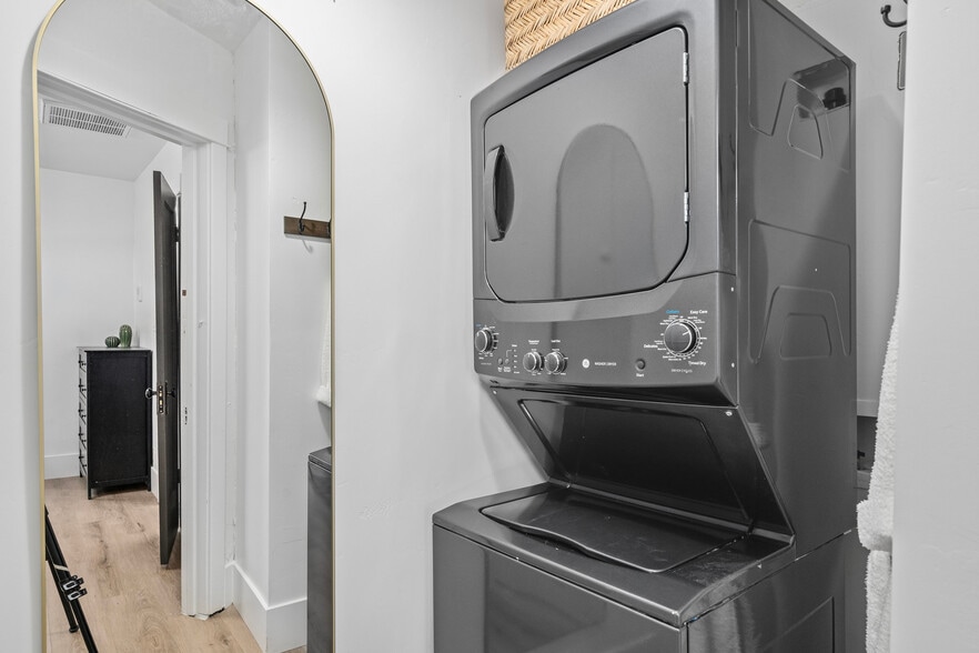 Building Photo - 428 S 400 W