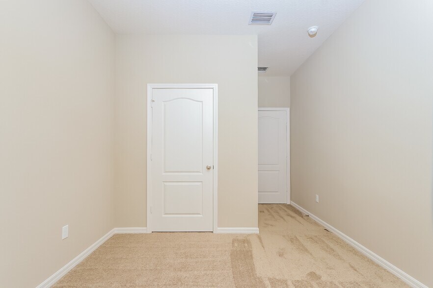 Building Photo - 1723 Party Pl