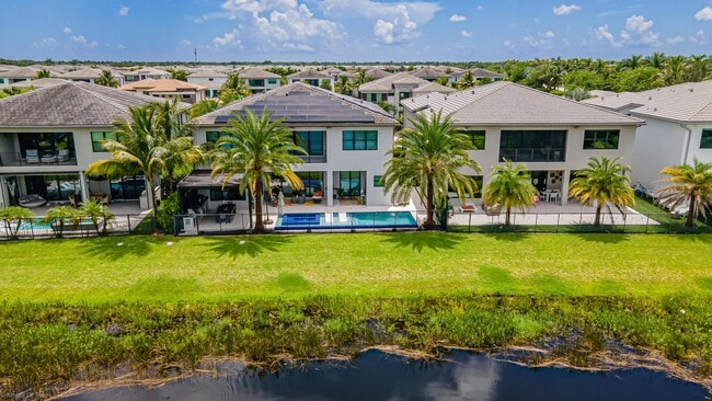 Building Photo - 17119 Aquavera Way
