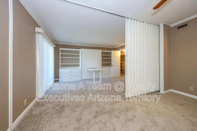 Building Photo - 3940 E Timrod St