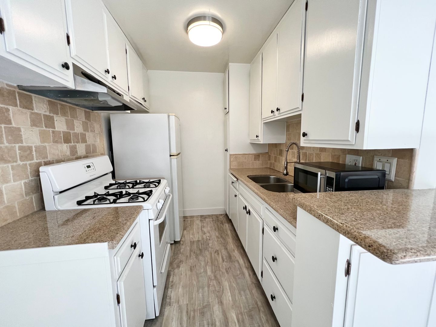 Building Photo - 3746 S Canfield Ave