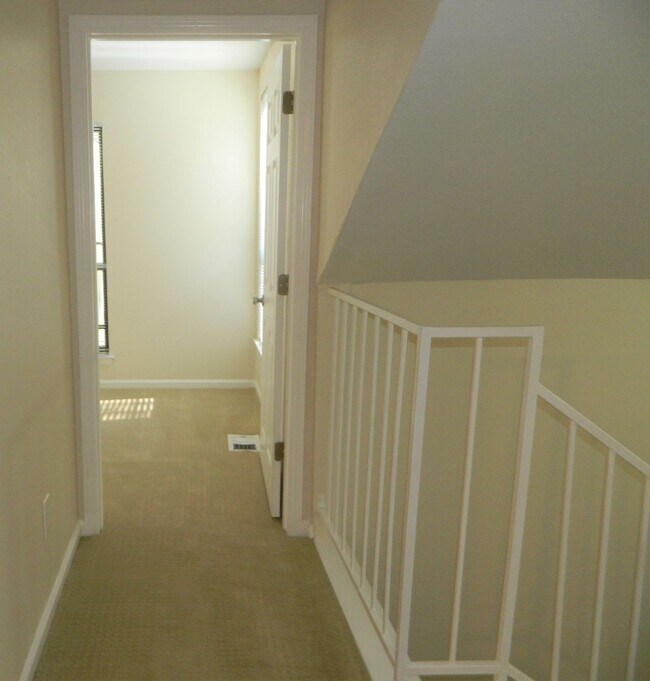 Building Photo - Rooney Properties3 (8607 Fathom Cir)