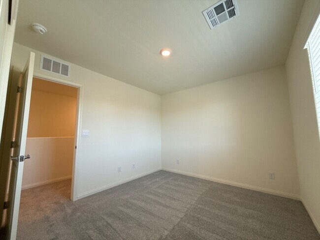 Building Photo - 10415 Ricordi St