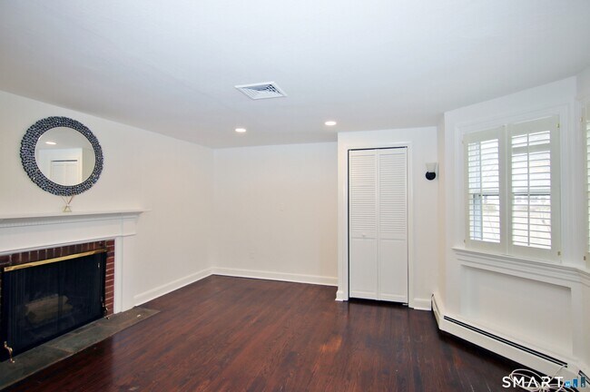 Building Photo - 37 Glen Ave