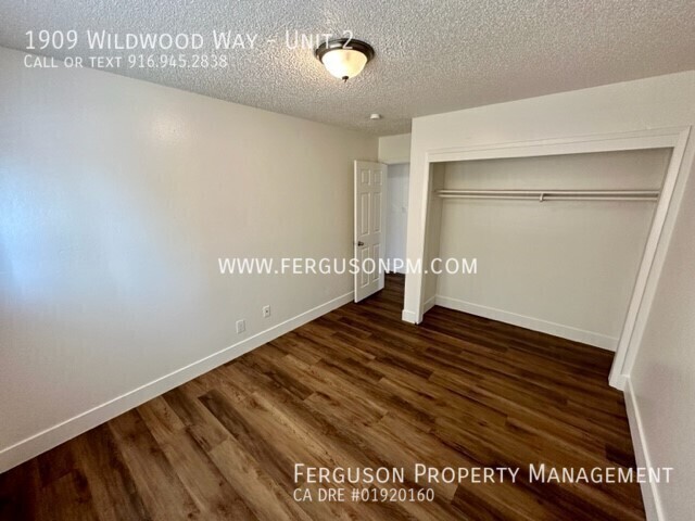 Building Photo - Remodeled Two Bedroom in East Roseville