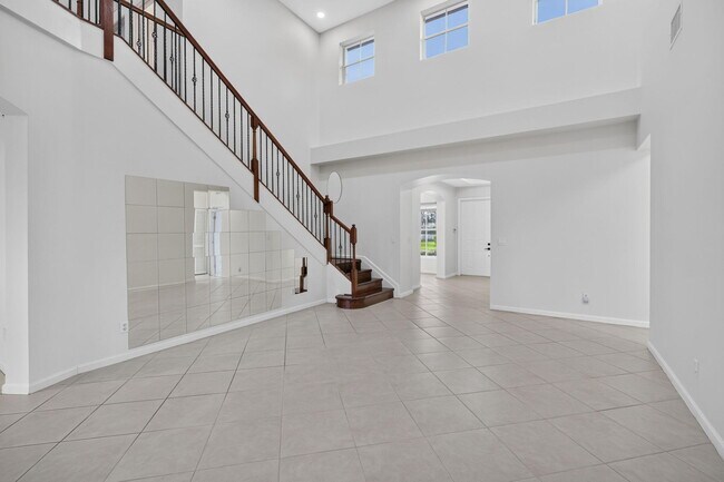 Building Photo - 9479 Sedgewood Dr