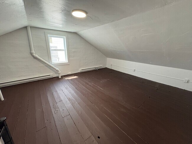 Building Photo - 219 S Hartley St
