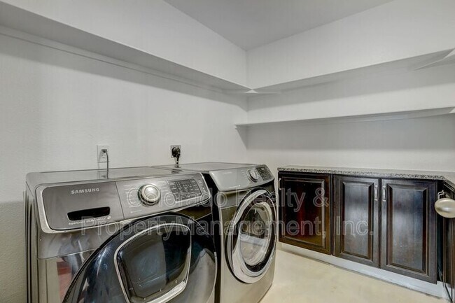 Building Photo - 2581 S Hazel Ct