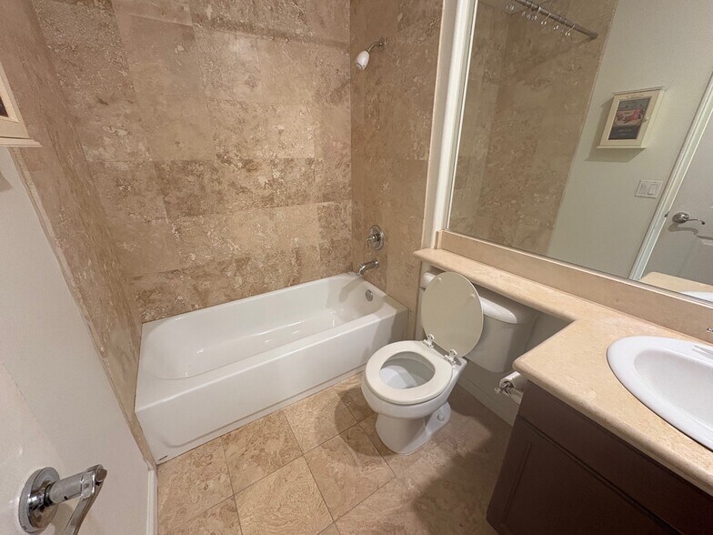 2nd Bath - 128 N Oak Knoll Ave