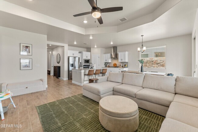 Building Photo - 828 Paseo Solar Dr