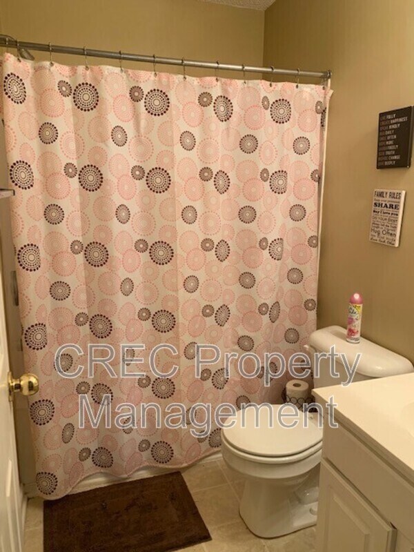 Building Photo - 5024 Holdsworth Dr